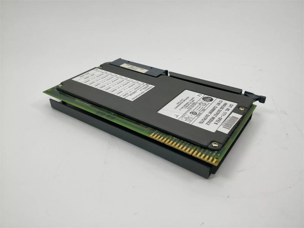 Allen-Bradley 1771-0FE2 B Analog Output Module