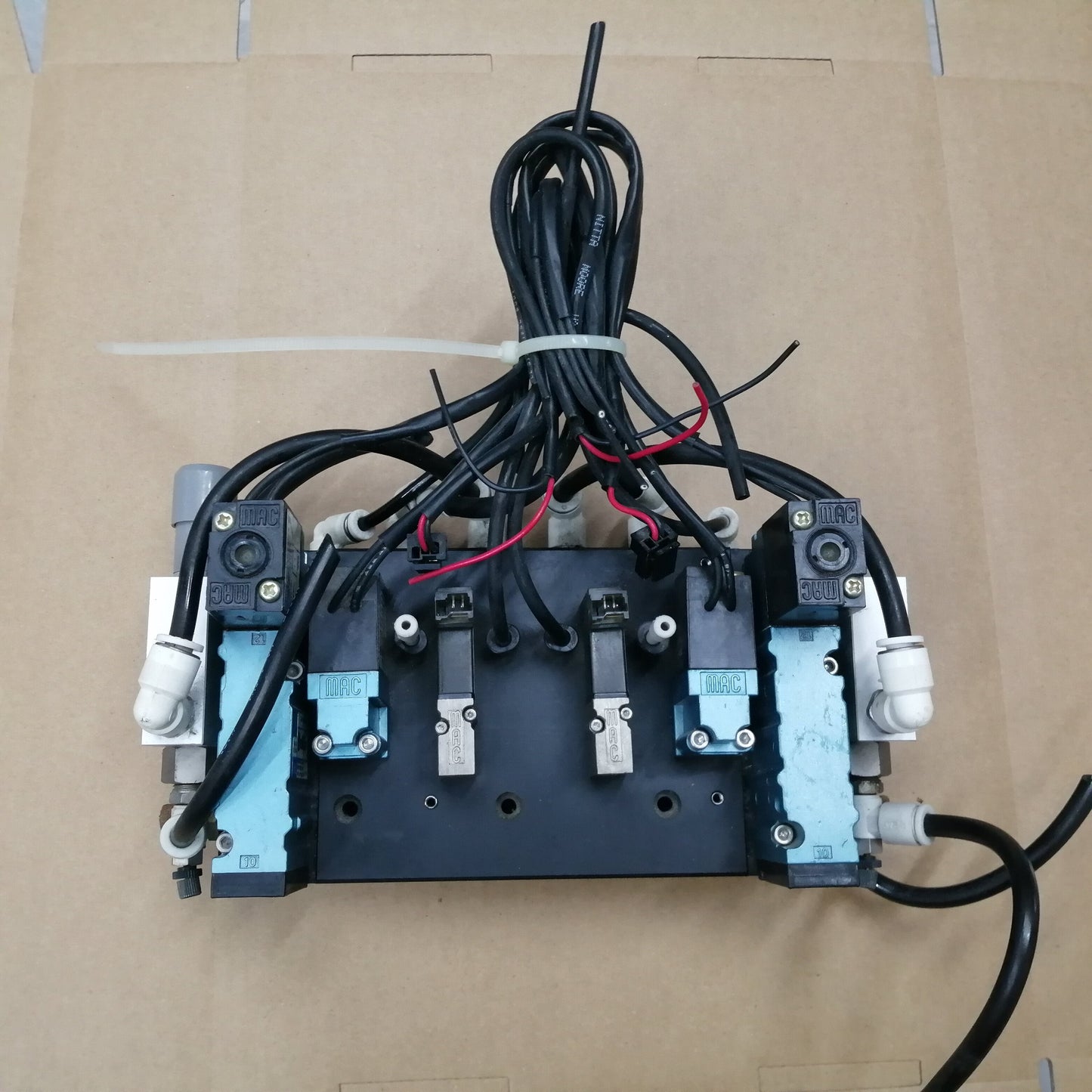 MAC 35A-B00-DDAA-1BA Solenoid valve
