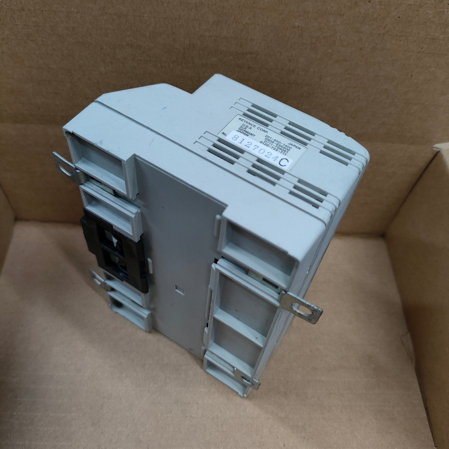 Keyence CV-300 CV300 Vision System Controller