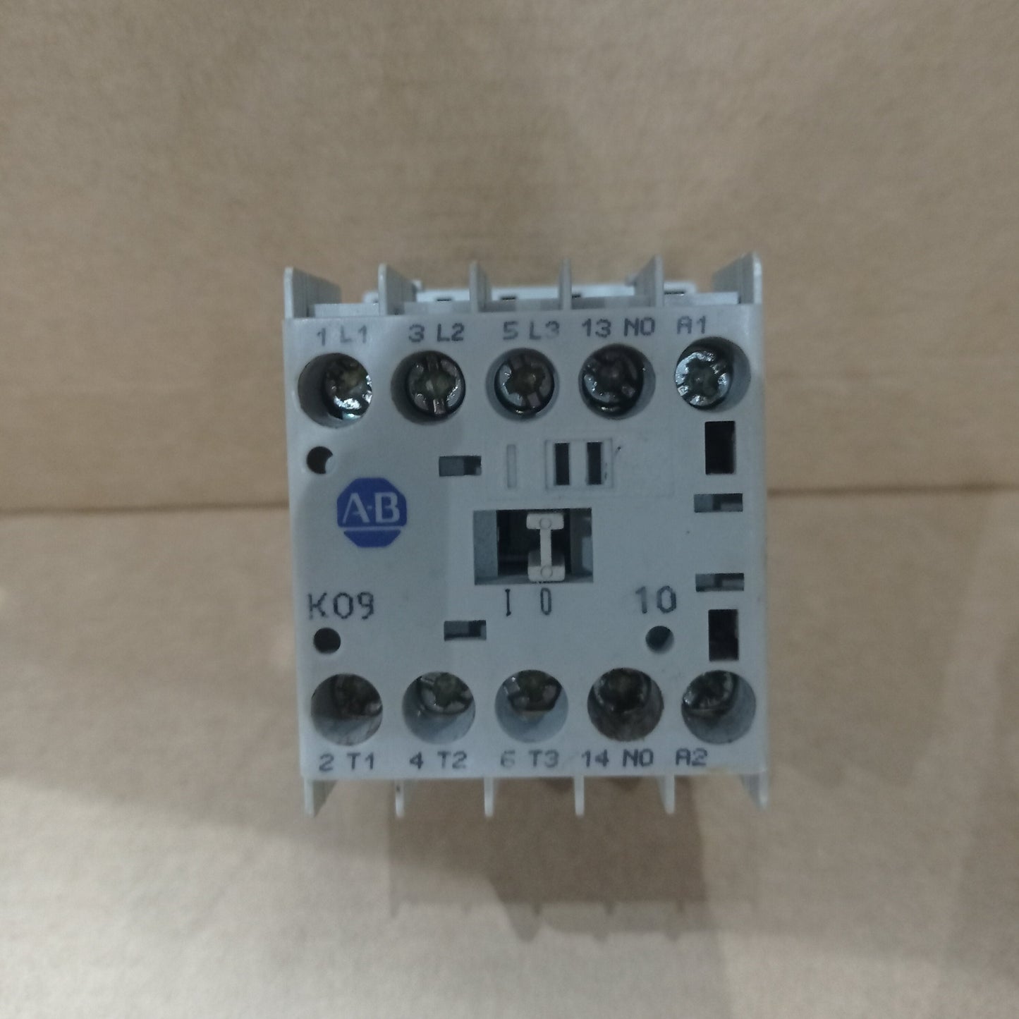 Allen-Bradley 100-K09*10 Control Relay