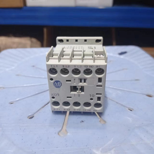 Allen-Bradley 100-K09ZJ10M Contactor