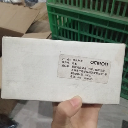 Omron D4E-1A00N Limit Switch