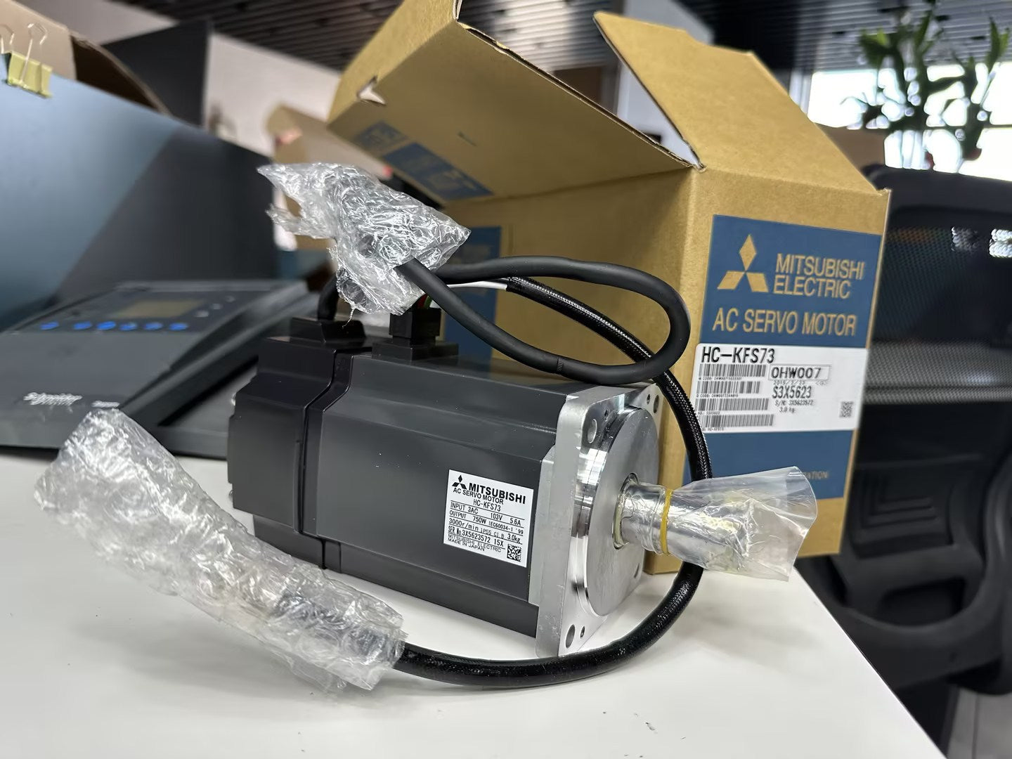 MITSUBISHI HC-KFS73 AC SERVO MOTOR