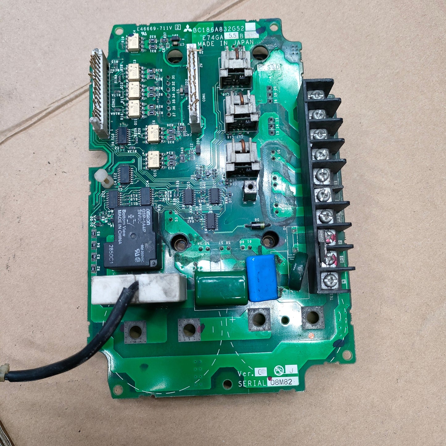 Mitsubishi BC186A832G52 E74GA5.5B Inverter drive board