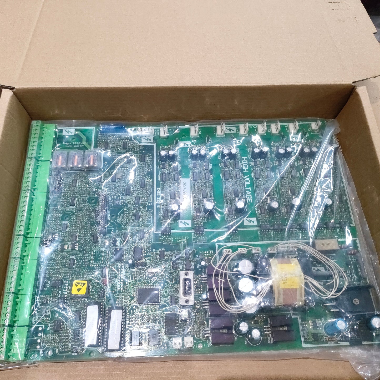 CT CONTROL TECHNIQUES 7004-0147 ISS 2 Control Board