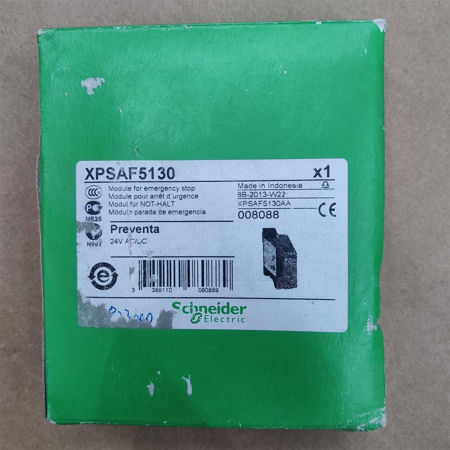 New Schneider XPS-AF5130  Safety Relay  ﻿