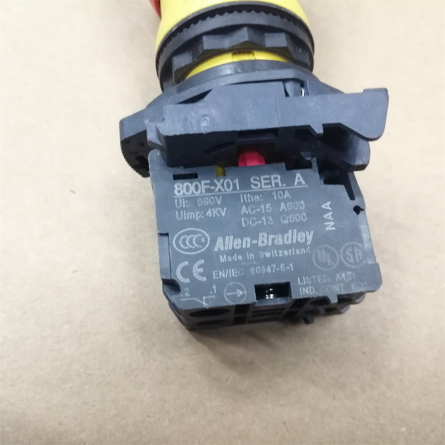 Allen-Bradley 800F-X01 Pushbutton / Contact Block