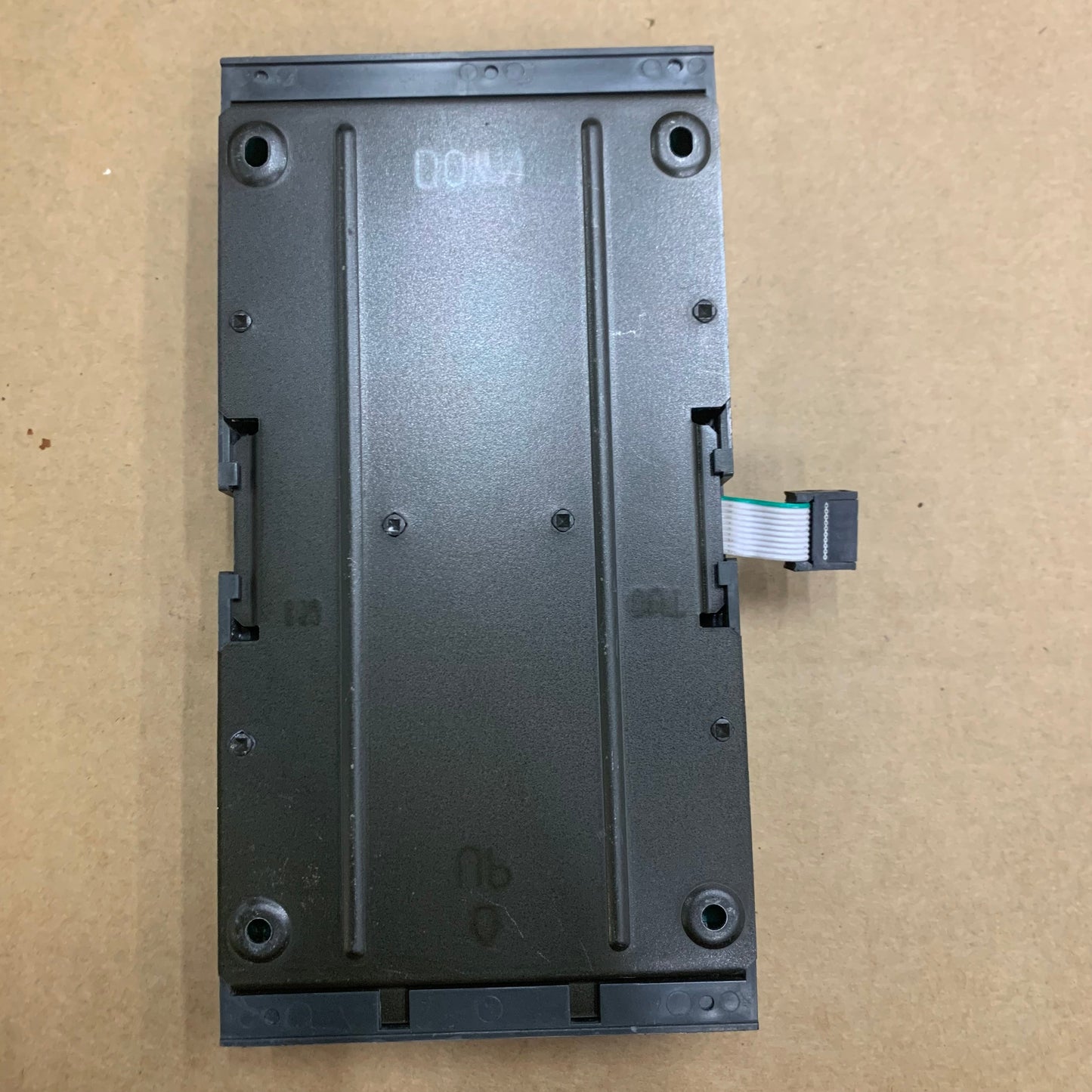 IDEC PFJ-T081U Relay Output Module