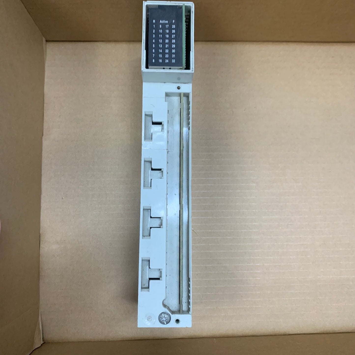 Schneider 140DDI85300 Digital Input Module