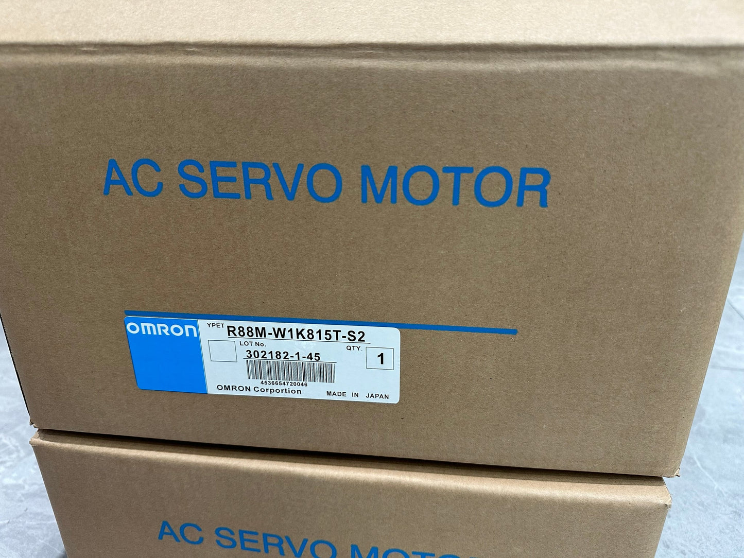 Omron R88M-W1K815T-S2 AC Servo Motor 1.8KW