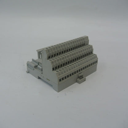 Allen Bradley 1440-TB-G 1492-SP1B160 PLC module