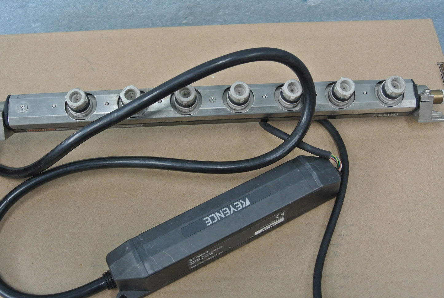 KEYENCE SJ-M300 Controller SJ-M070 Static Eliminator Ionizer Sensor