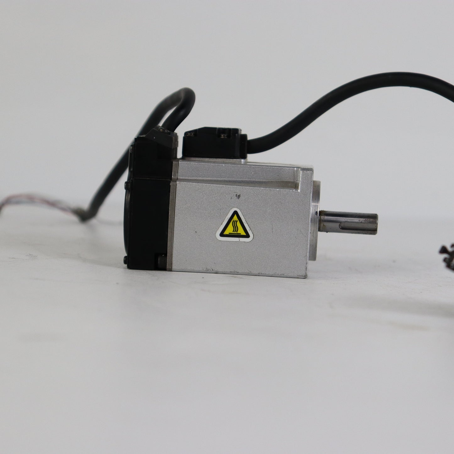 Panasonic MHMF012L1S2M Motor
