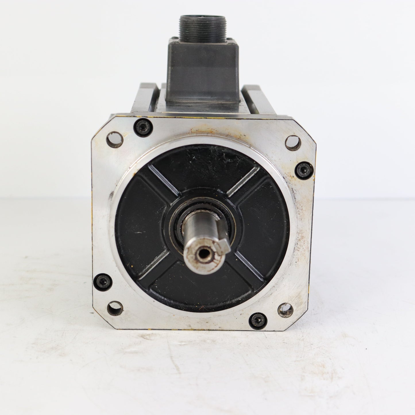 Panasonic MDME202SCHM2 motor