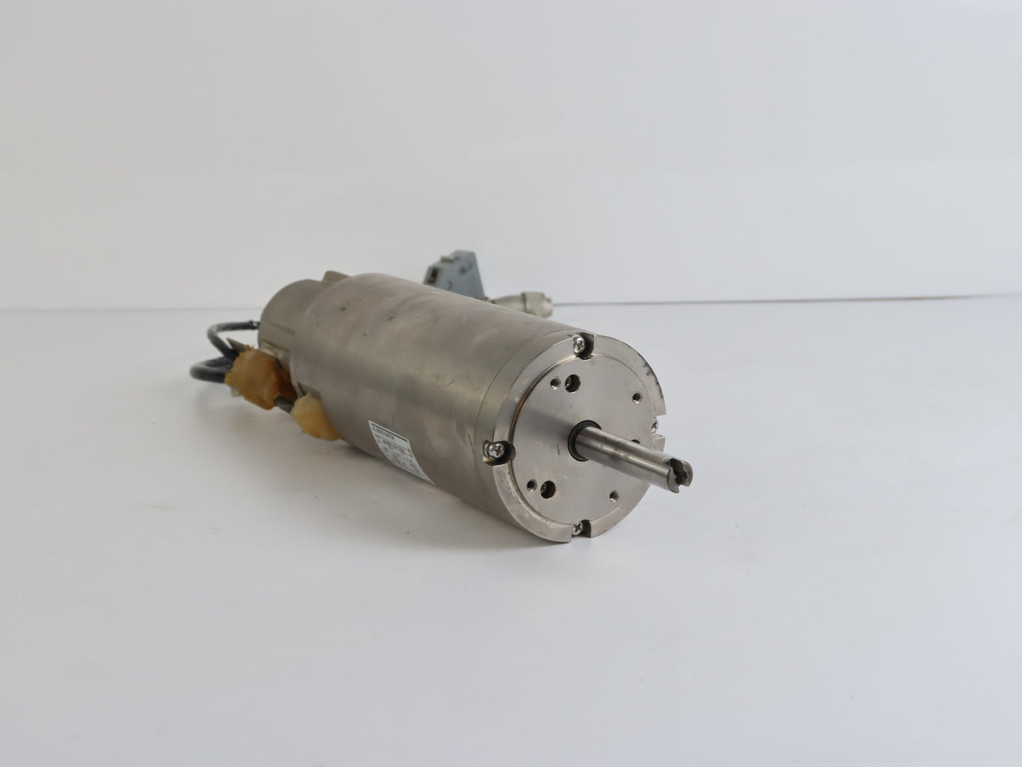 YASKAWA USAHEM-03-TE22 AC Servo Motor