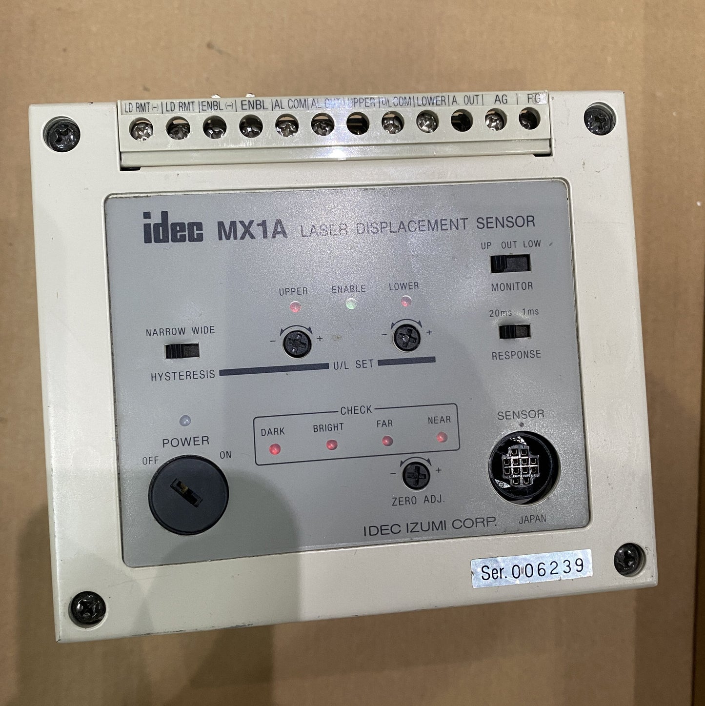 IDEC MX1A-MK1058 LASER DISPLACEMENT