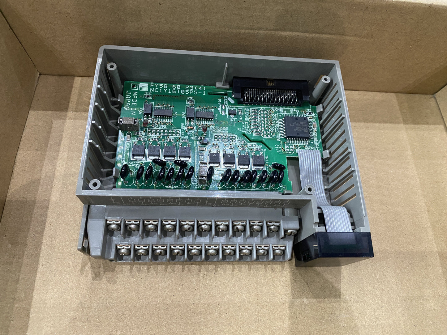 FUJI ELECTRIC MICREX-F NC1Y16T05P5-1 DIGITAL OUTPUT Module