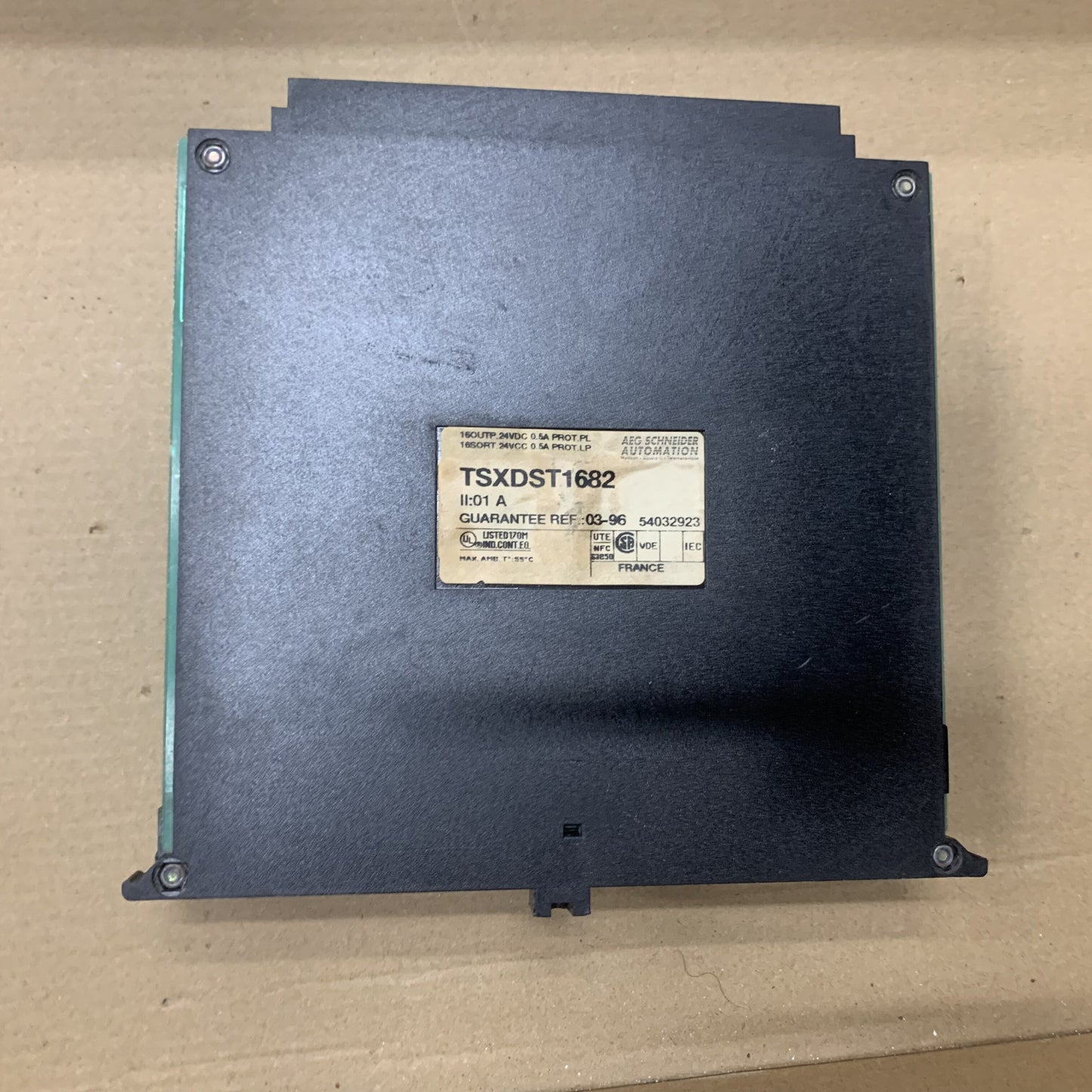 Schneider TSXDST1682 Output Module