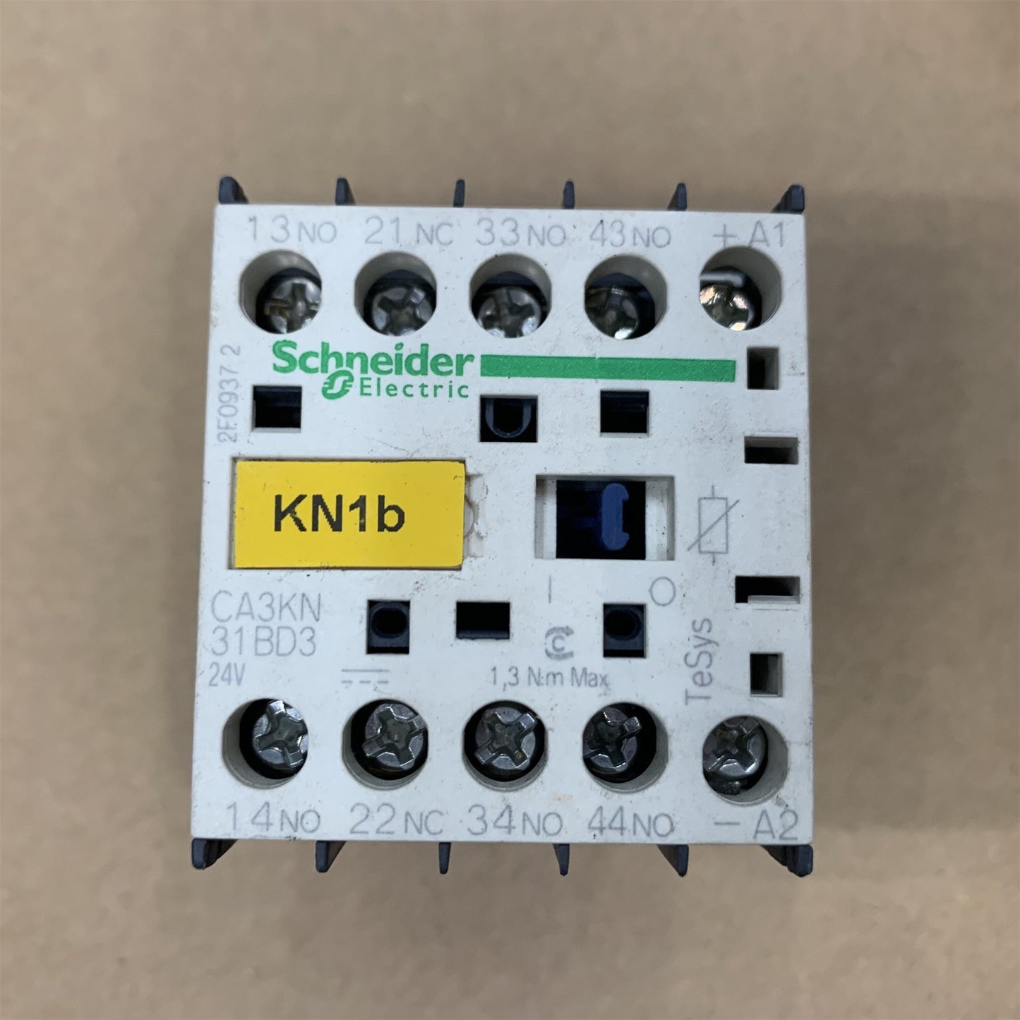 Schneider Electric CA3KN31BD3 Control Relay 24V DC