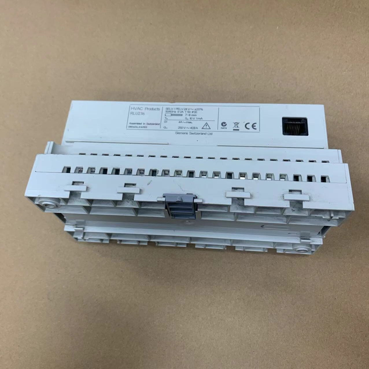 SIEMENS RLU236 UNIVERSAL CONTROLLER