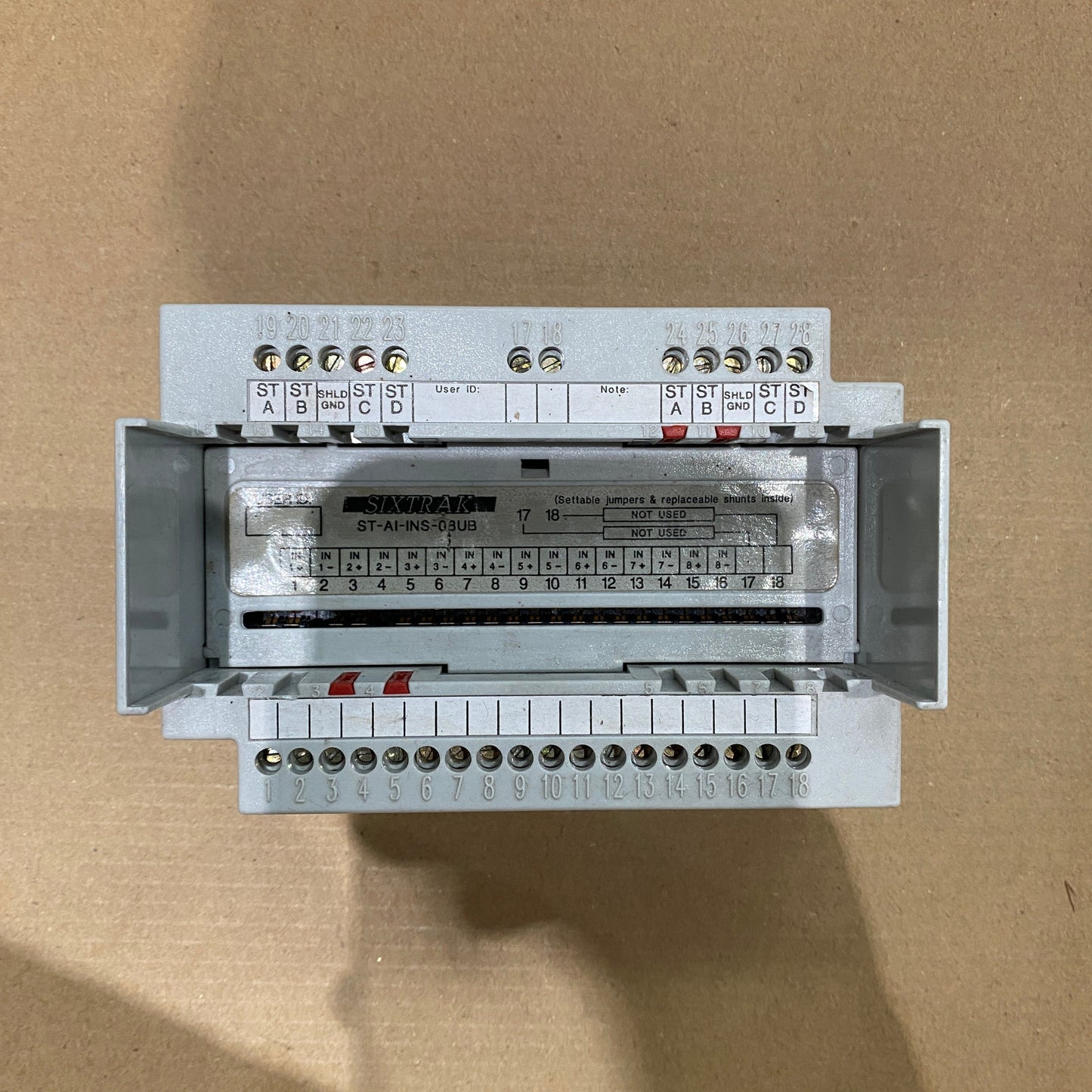 Sixtrak ST-AI-INS-08UB Analog Input Module