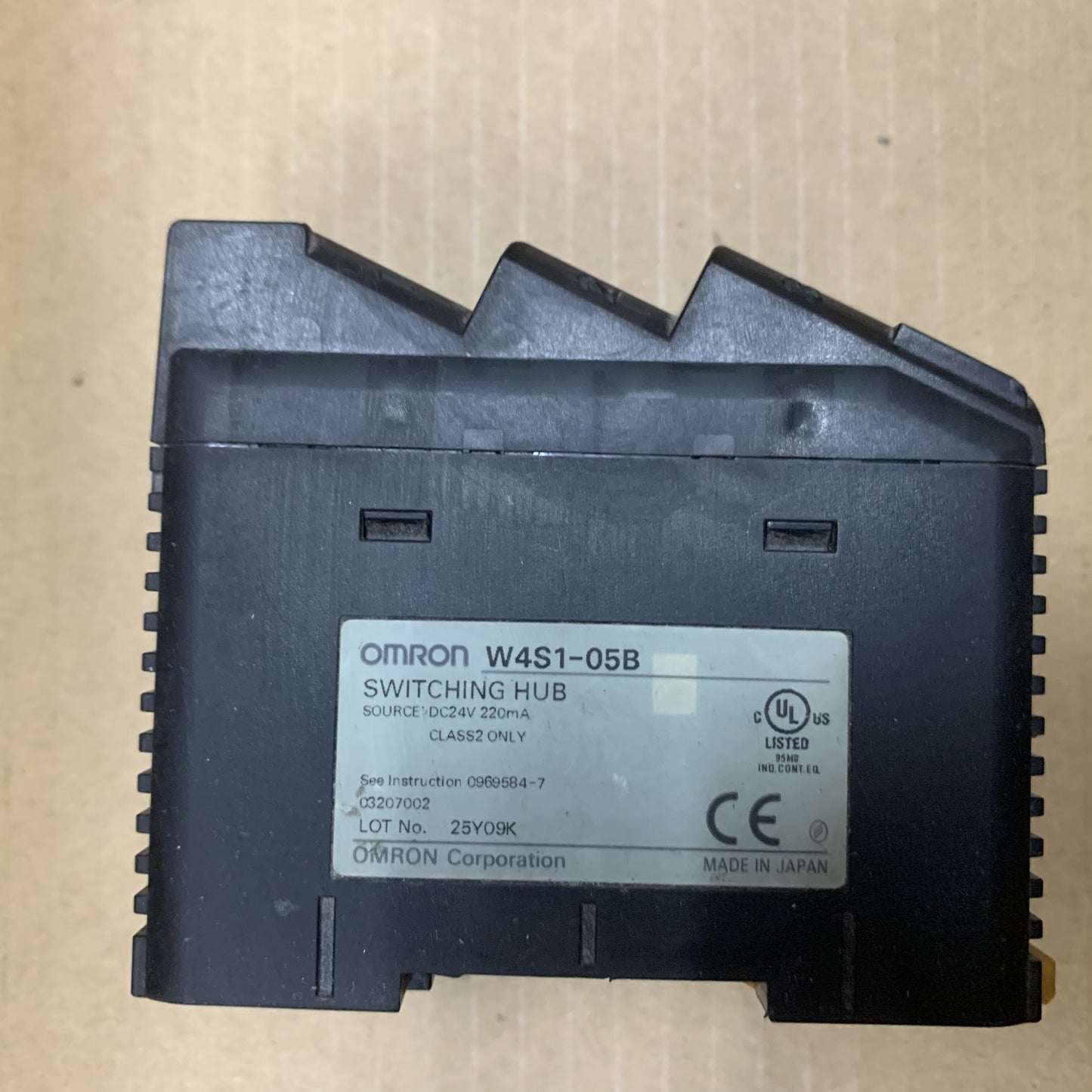 Omron W4S1-05B Switching Hub