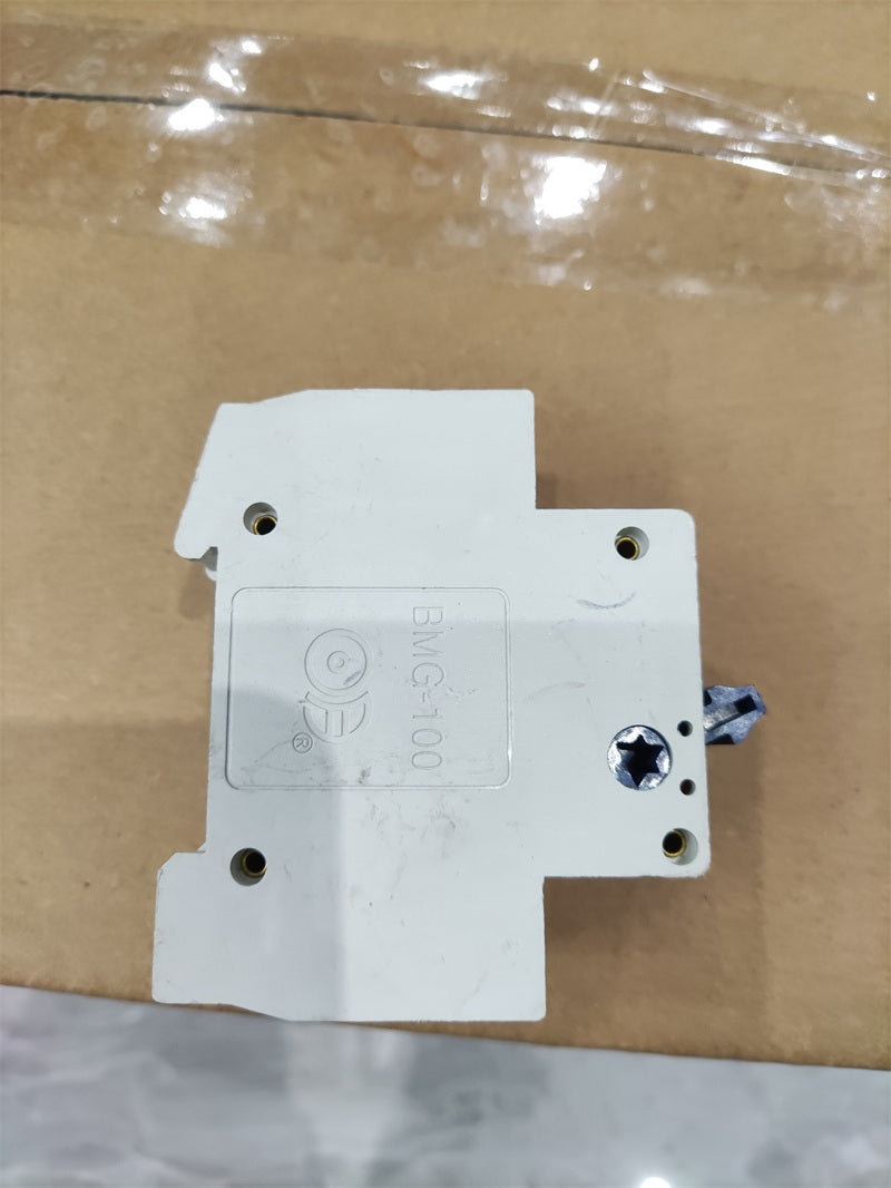 CHINA BMG-100 breaker