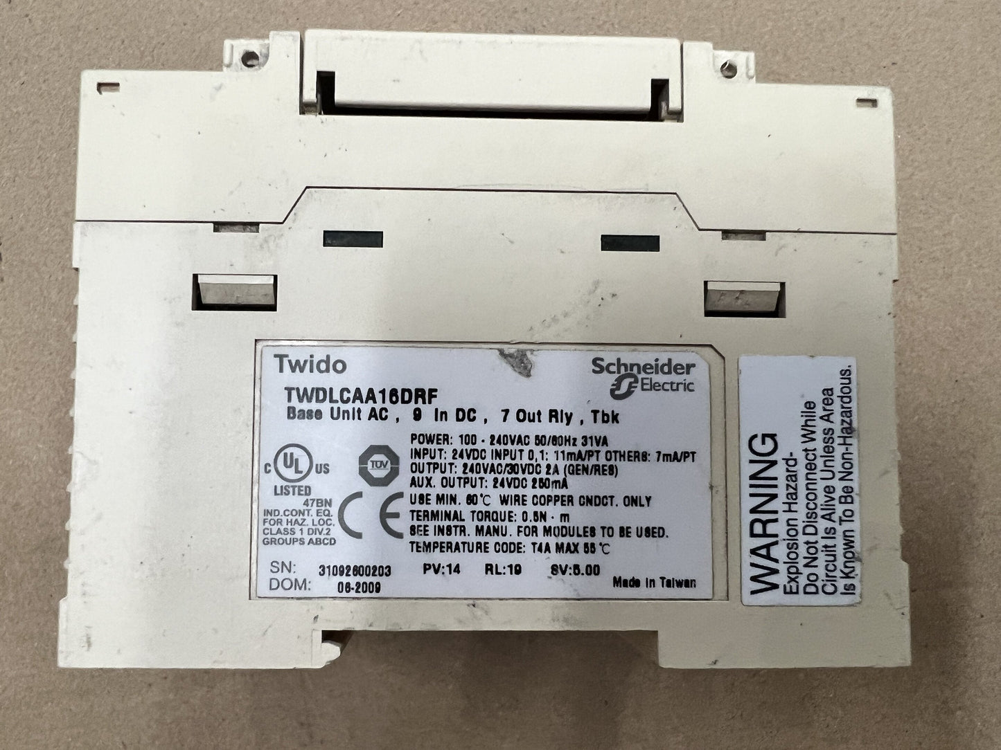 Schneider TWDLCAA16DRF PLC controller module