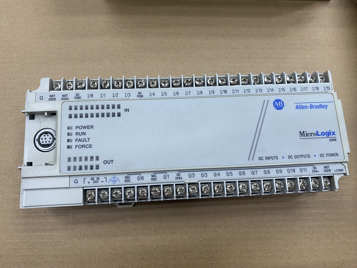 ALLEN BRADLEY 1761-L32BBB Micro Logix 1000 PLC