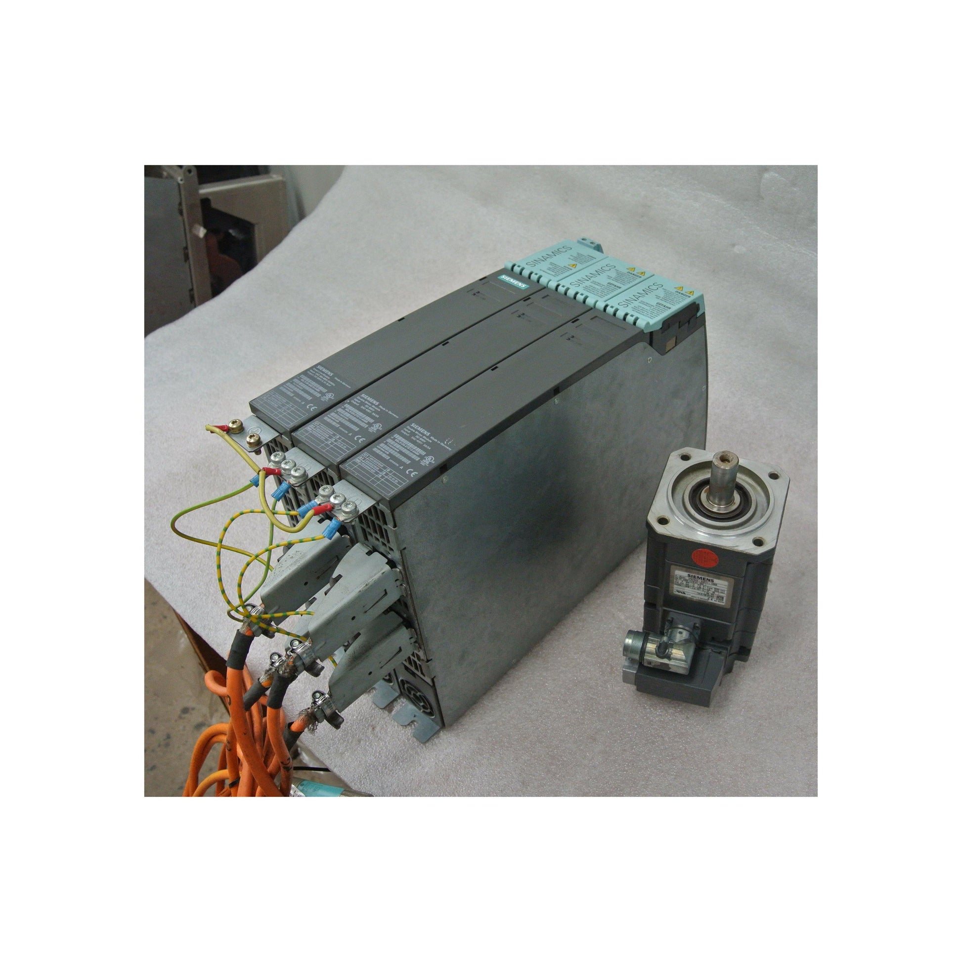 Siemens Servo Motor 1FK7042-5AF71-1DG5 1FK7 042-5AF71-1DG5 Used In Good Condition - Pulingma Automation