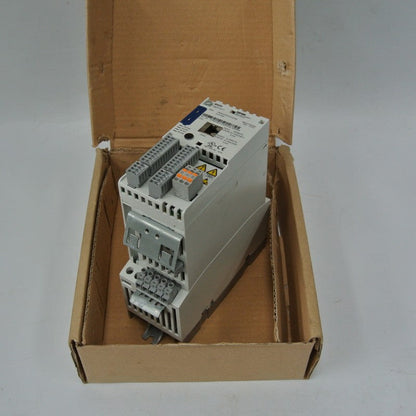Lenze E84AVHCE3712SX0 Inverter Drives Input 230/240V 370W