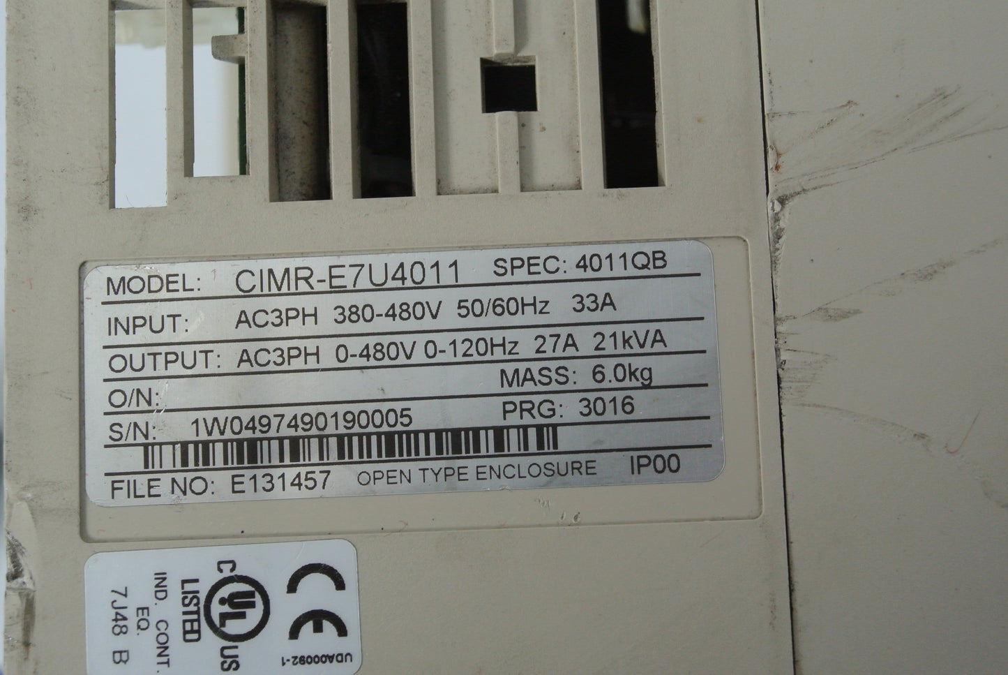 YASKAWA CIMR-E7U4011 Inverter Input 380-480V