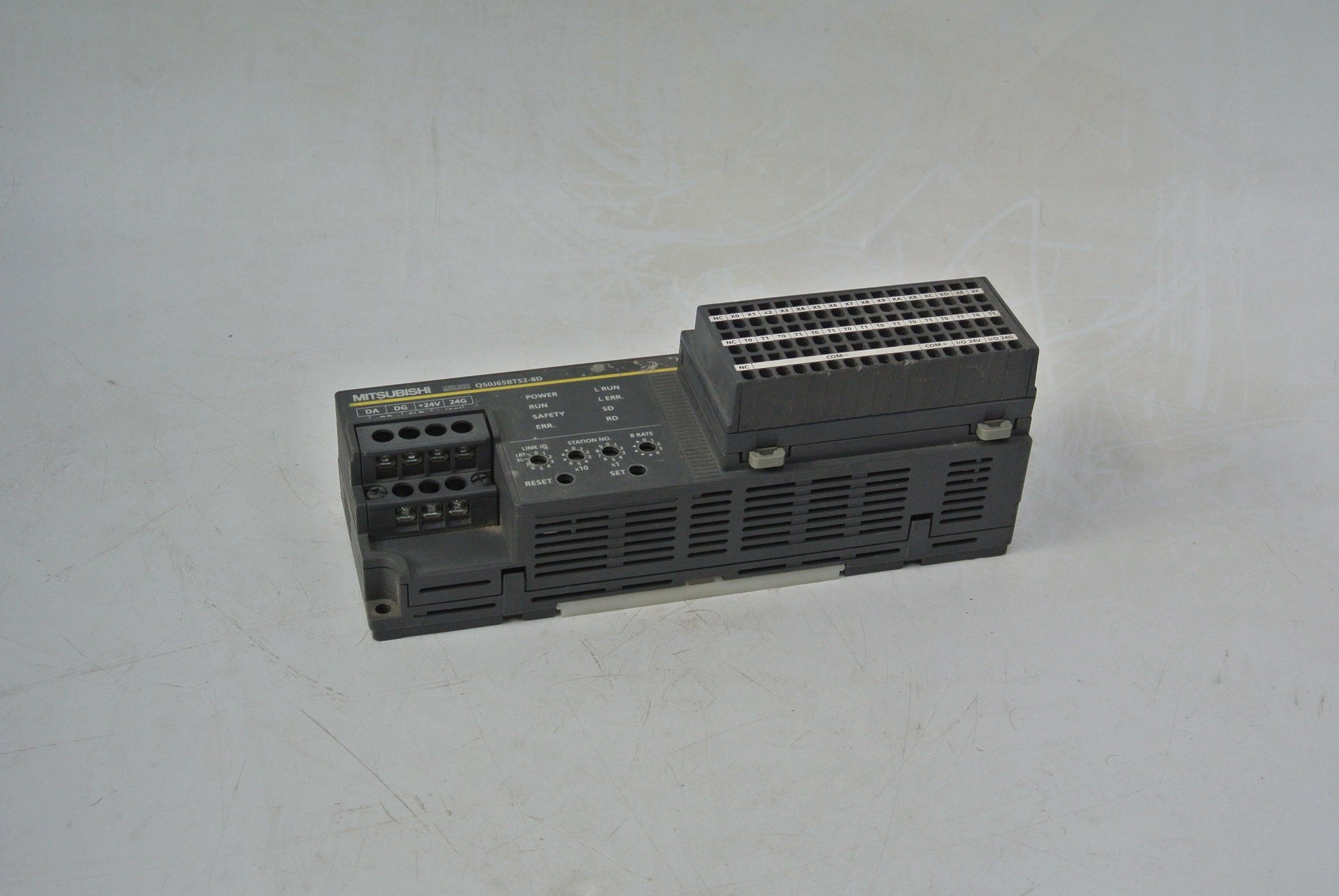 Mitsubishi QS0J65BTS2-8D PLC Input Unit 24VDC - Pulingma Automation