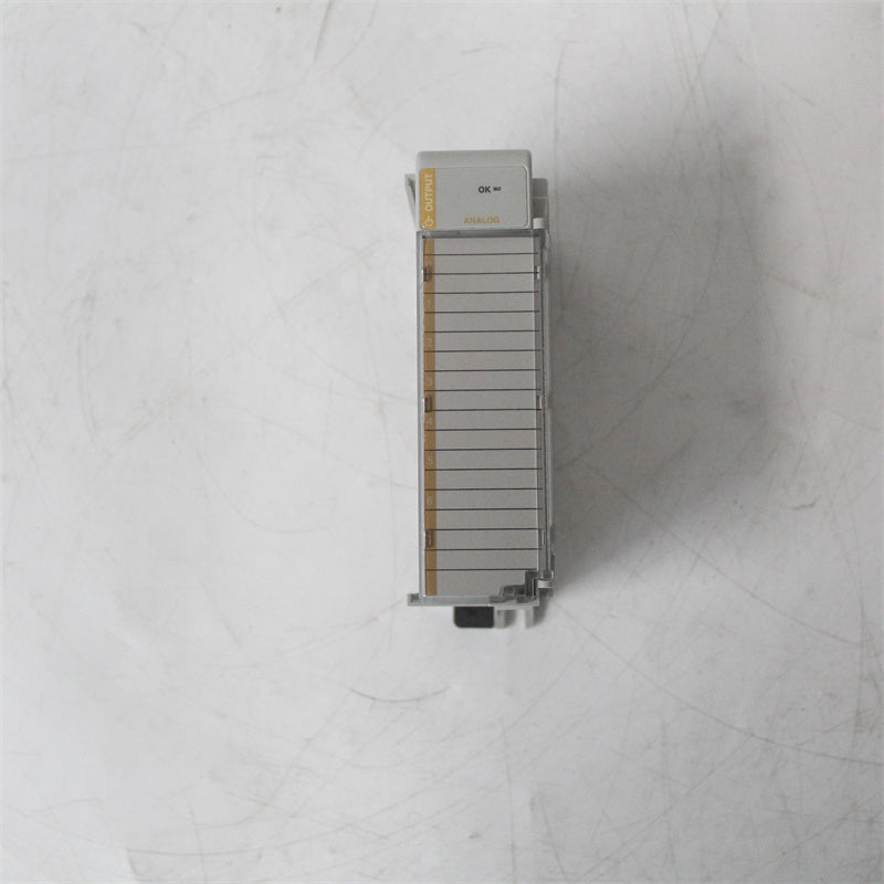 Allen-Bradley Compact 1769-OF8V Analog Output Module