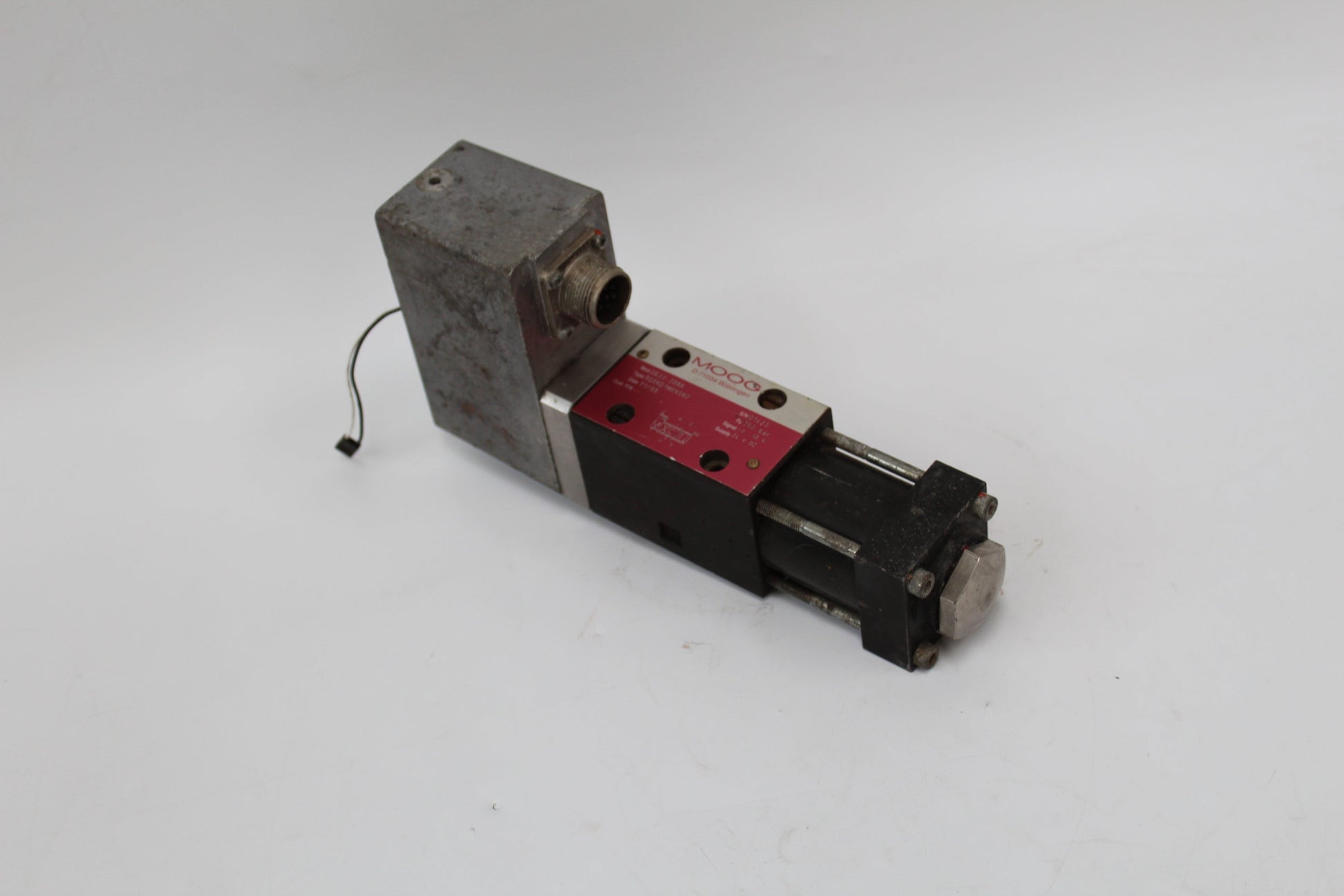 MOOG D633-308A Hydraulic Servo Valve - Pulingma Automation