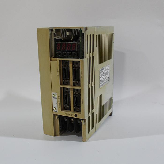 Mitsubishi MR-J2-40A1-KU29 AC Servo Drive 400w Input 100-120V - Pulingma Automation