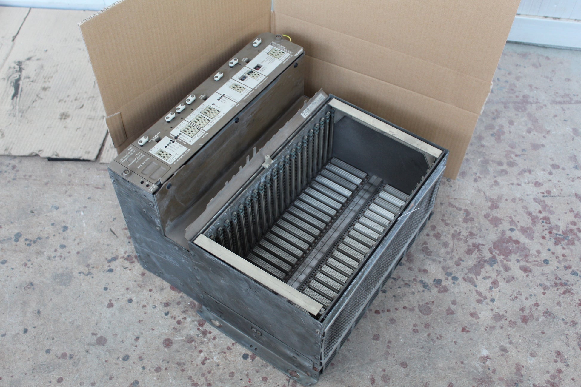 Siemens 6ES5955-3LF44 Power Supply - Pulingma Automation