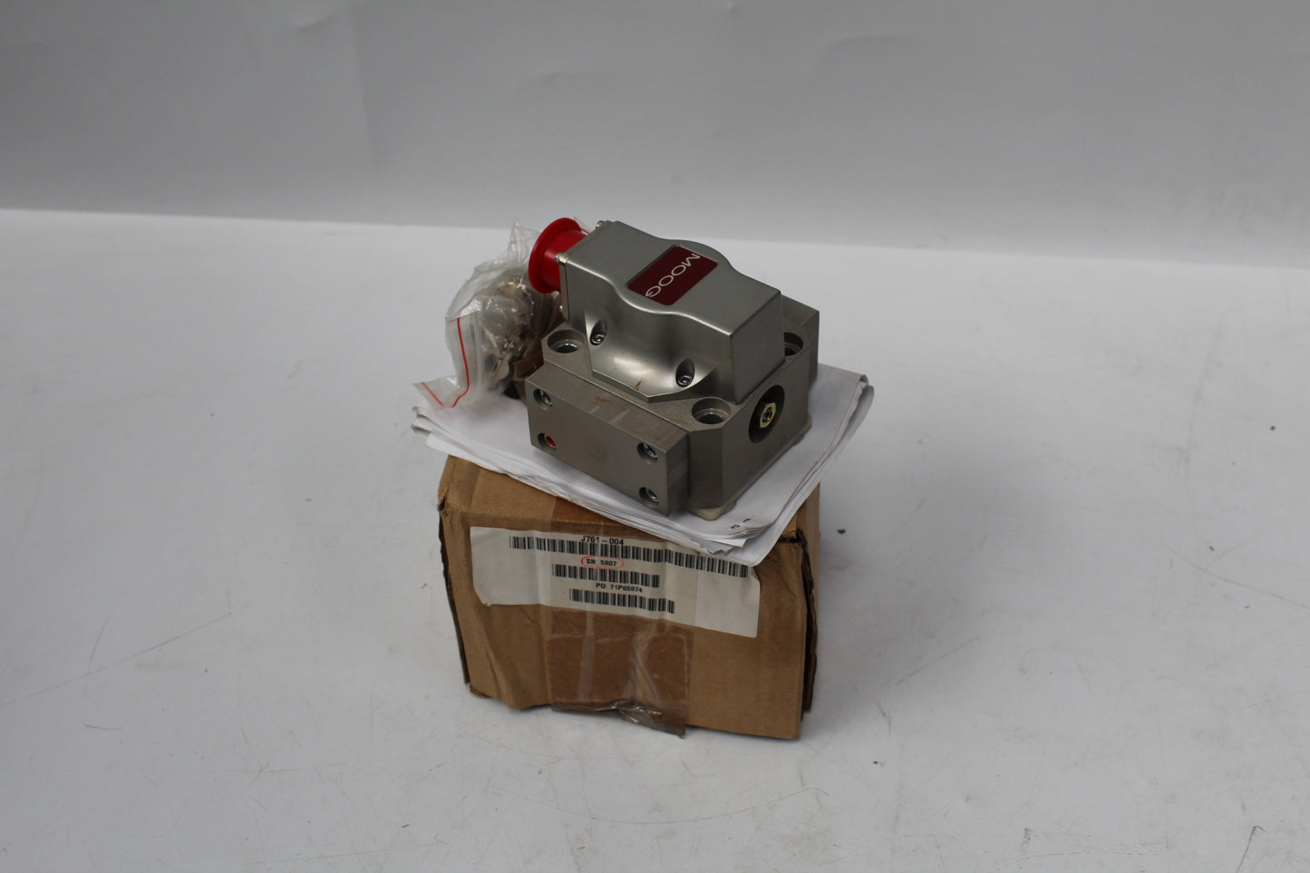 MOOG J761-004 Hydraulic Servo Valve - Pulingma Automation