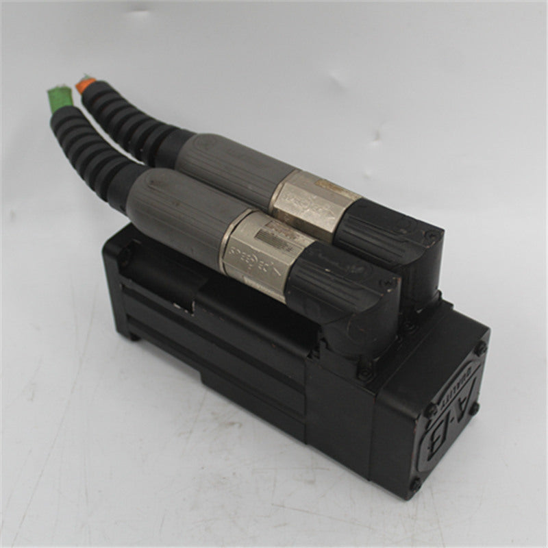 Allen Bradley MPL-A1530U-EJ72AA Servo Motor