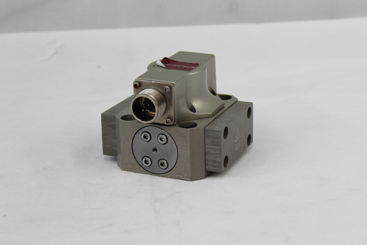 MOOG J761-002 Hydraulic Servo Valve S63JOGB4VPL - Pulingma Automation