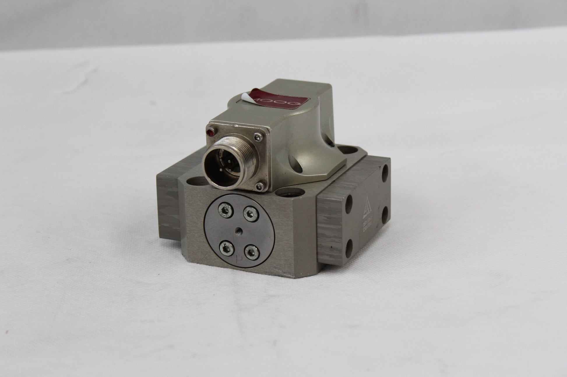 MOOG J761-002 Hydraulic Servo Valve S63JOGB4VPL - Pulingma Automation