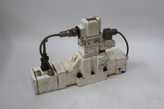 MOOG J061-111A J662C120 Hydraulic Valve Unit - Pulingma Automation