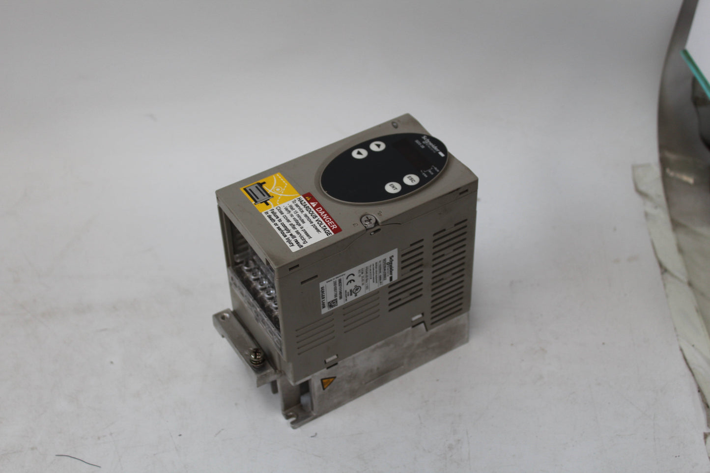 Schneider SD328AU25S2 Servo Drive 115/230VAC - Pulingma Automation