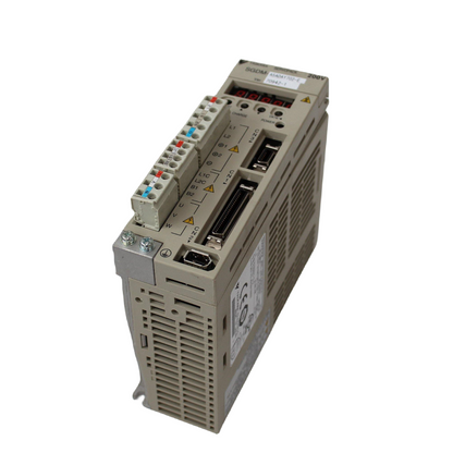 YASKAWA SGDM-A5ADAY702-E AC Servo Drive Input 200-230V