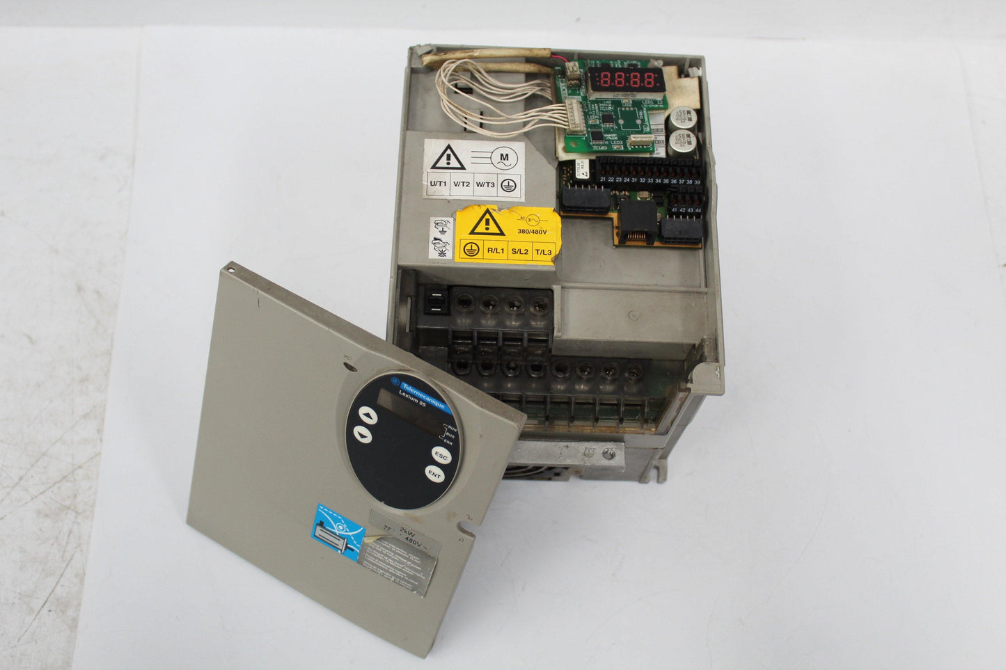 Schneider LXM05BD22N4 Motion Servo Drive 380/480VAC - Pulingma Automation