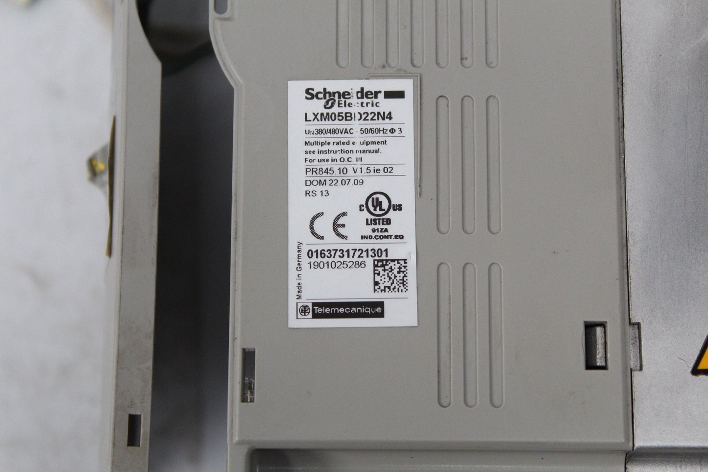 Schneider LXM05BD22N4 Motion Servo Drive 380/480VAC - Pulingma Automation