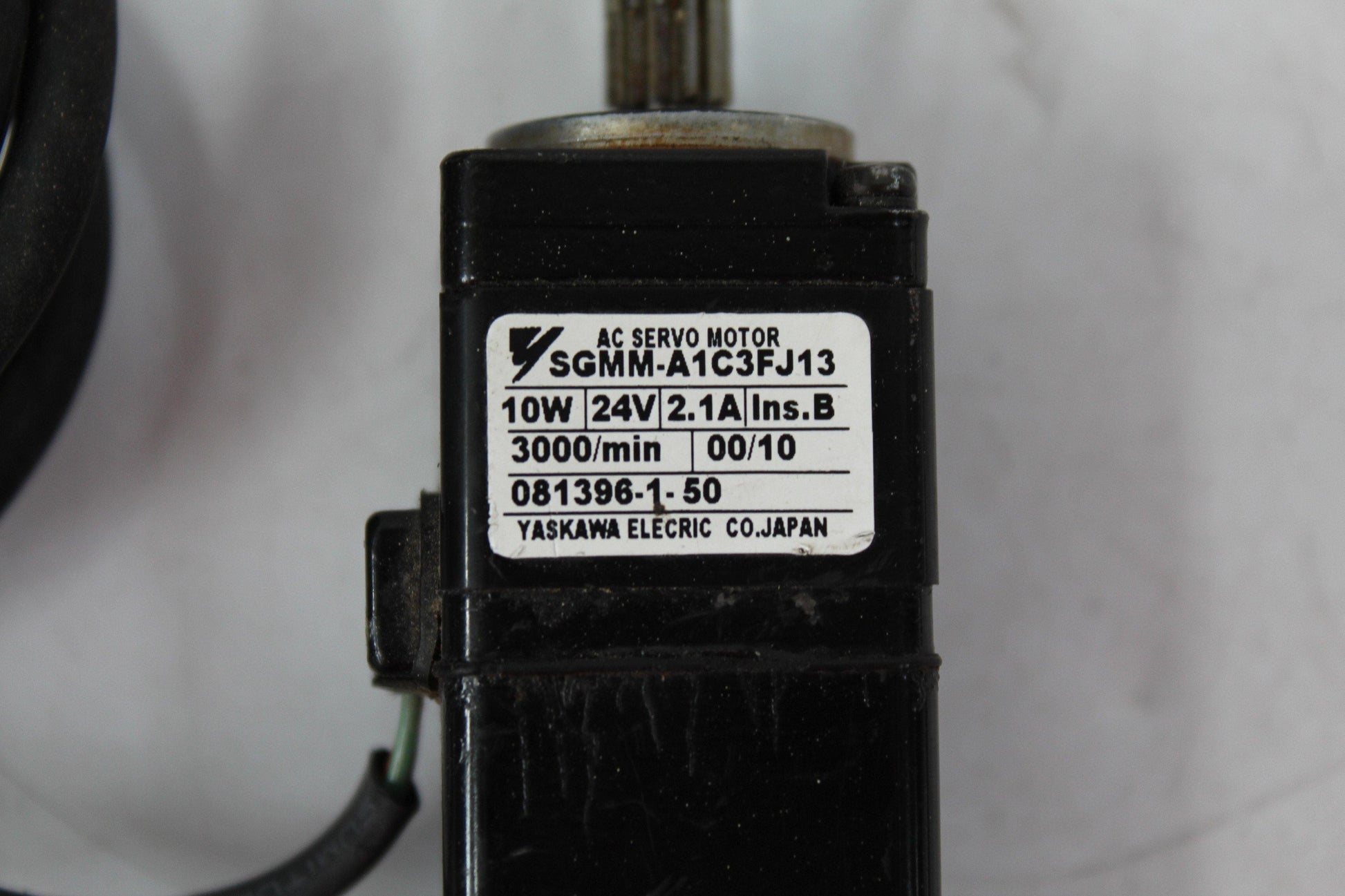 YASKAWA SGMM-A1C3FJ13 AC Servo Motor 10W - Pulingma Automation