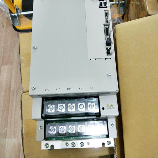 Yaskawa SGDV-550A01A (7.5KW) Servo Drive